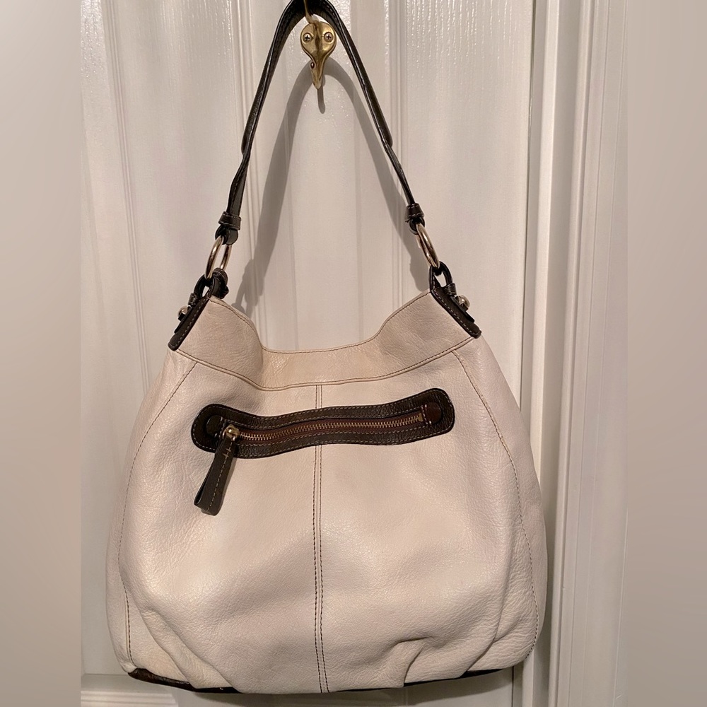 ‼️SALE-SALE-SALE‼️Liz Claiborne leather shoulder bag/hobo handbag in cream/brown